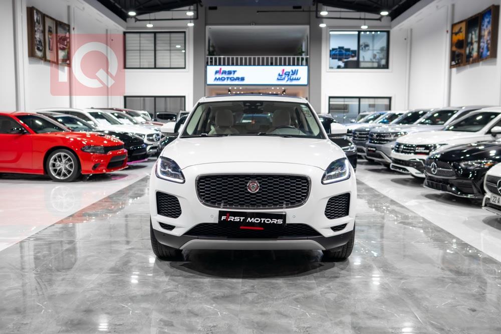 جاكوار إي- بيس